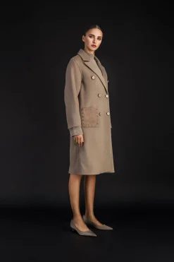 Manteau long brodé taupe moyen