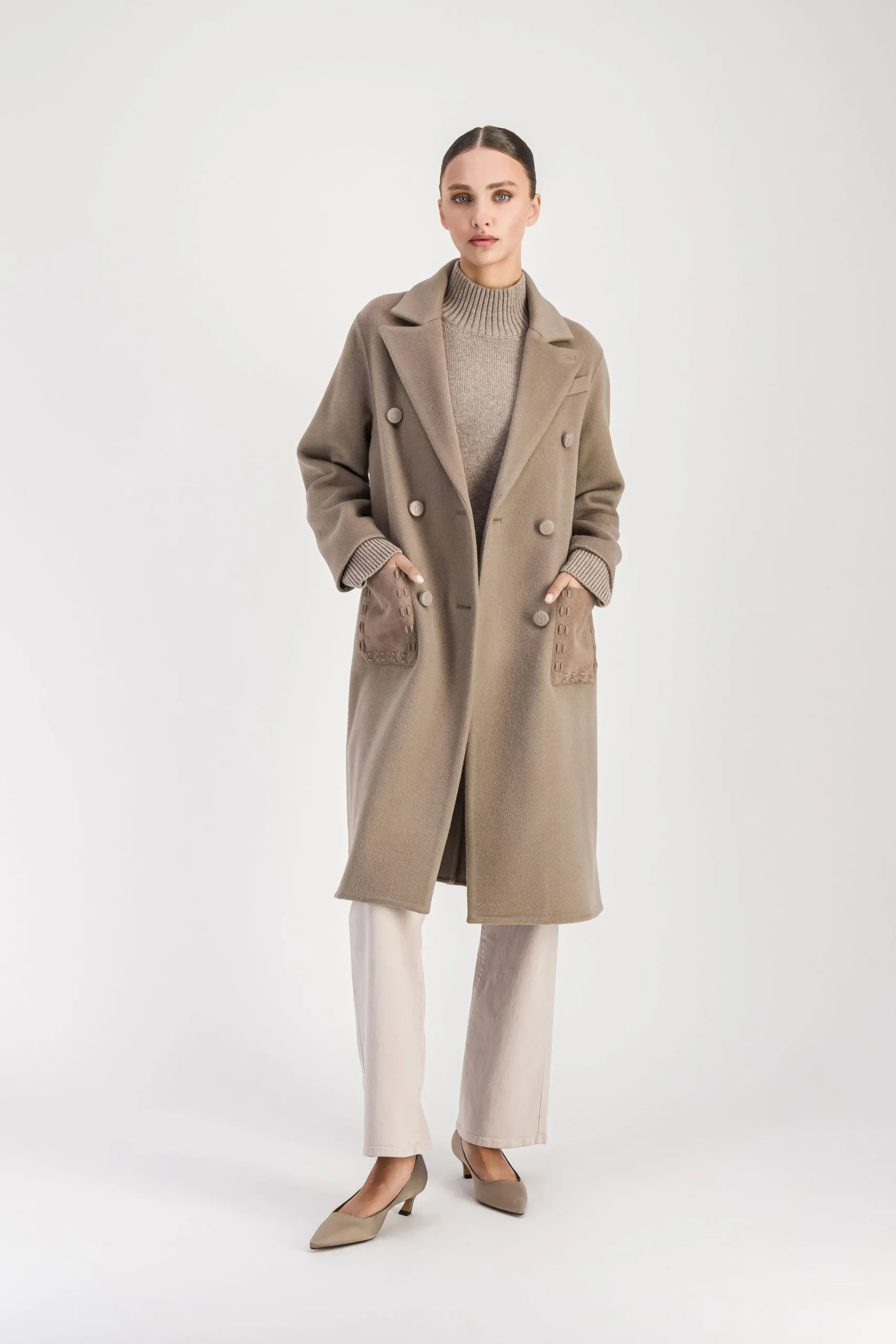 Manteau long brodé taupe moyen