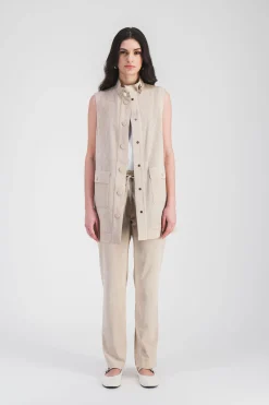 Veste sans manche en daim perforé beige clair